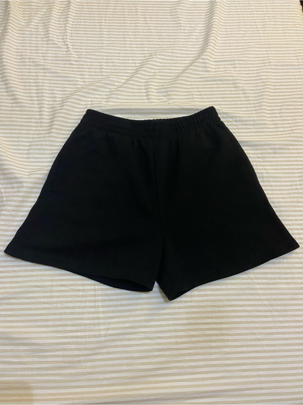H&M Black Women’s Elastic Waist Shorts Fleece Lined Warm Casual Soft Size XS